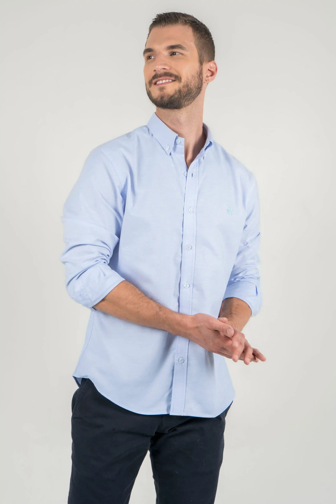 Camisa para hombre manga larga azul claro, tejido muy suave al tacto, ideal para un look casual