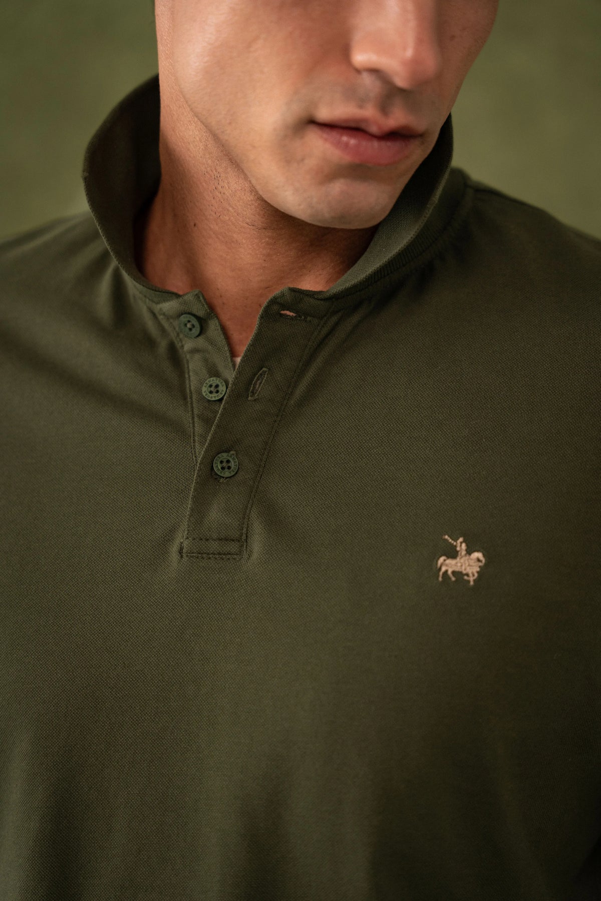 Camiseta Polo Elemental Hombre Verde Militar