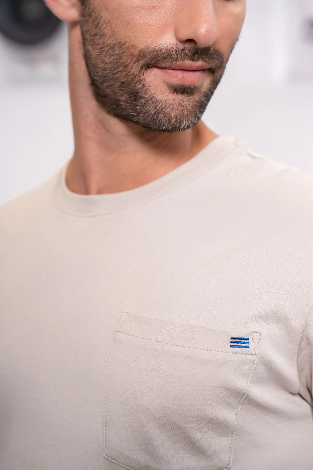 Camiseta Premium Hombre Arena