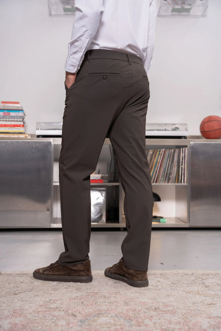 Pantalón Clean Fit Hombre Gris Oscuro