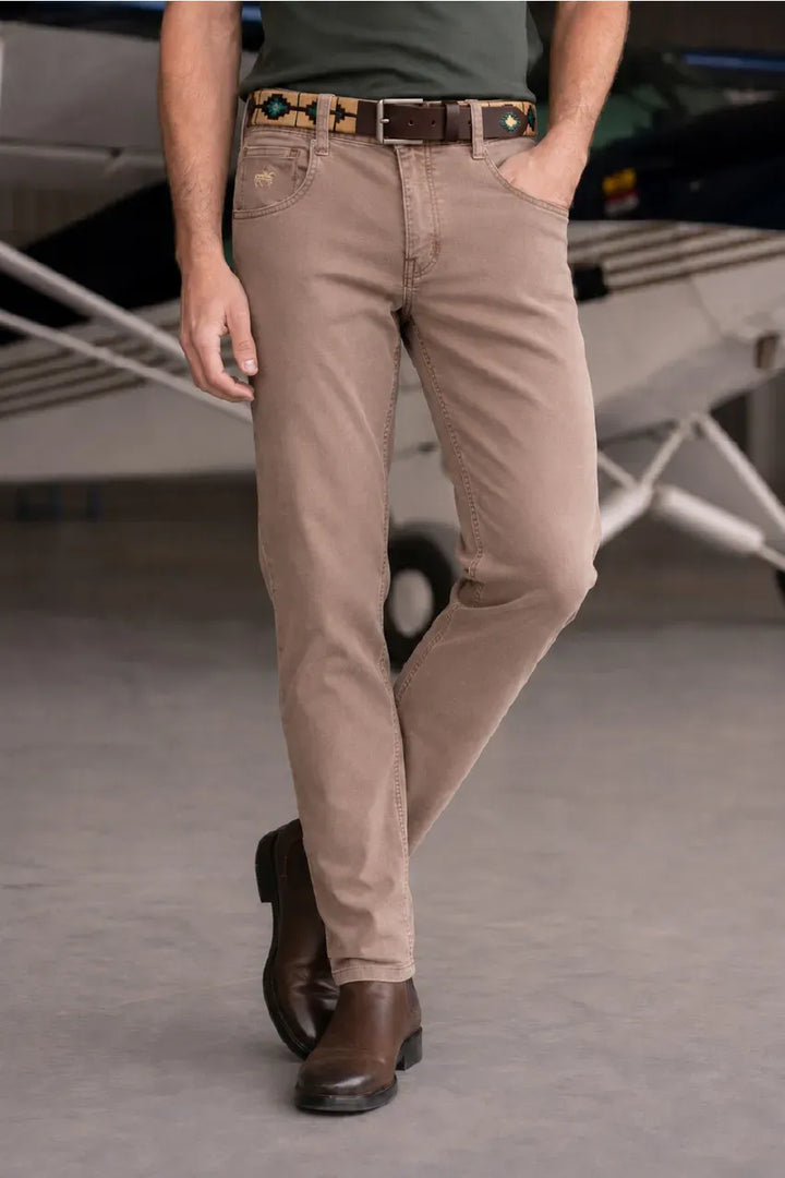 Pantalón cinco bolsillos Armatura Café