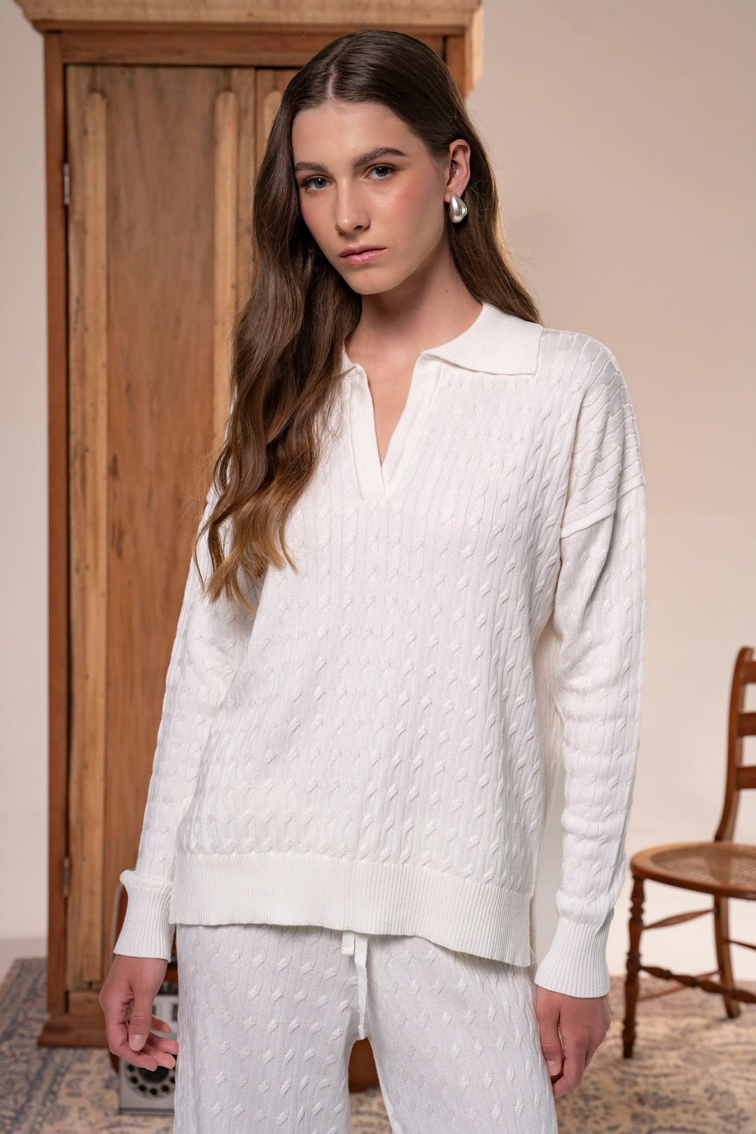 Saco para mujer trenzado color hueso Armatura. Fusión perfecta entre moda y comodidad