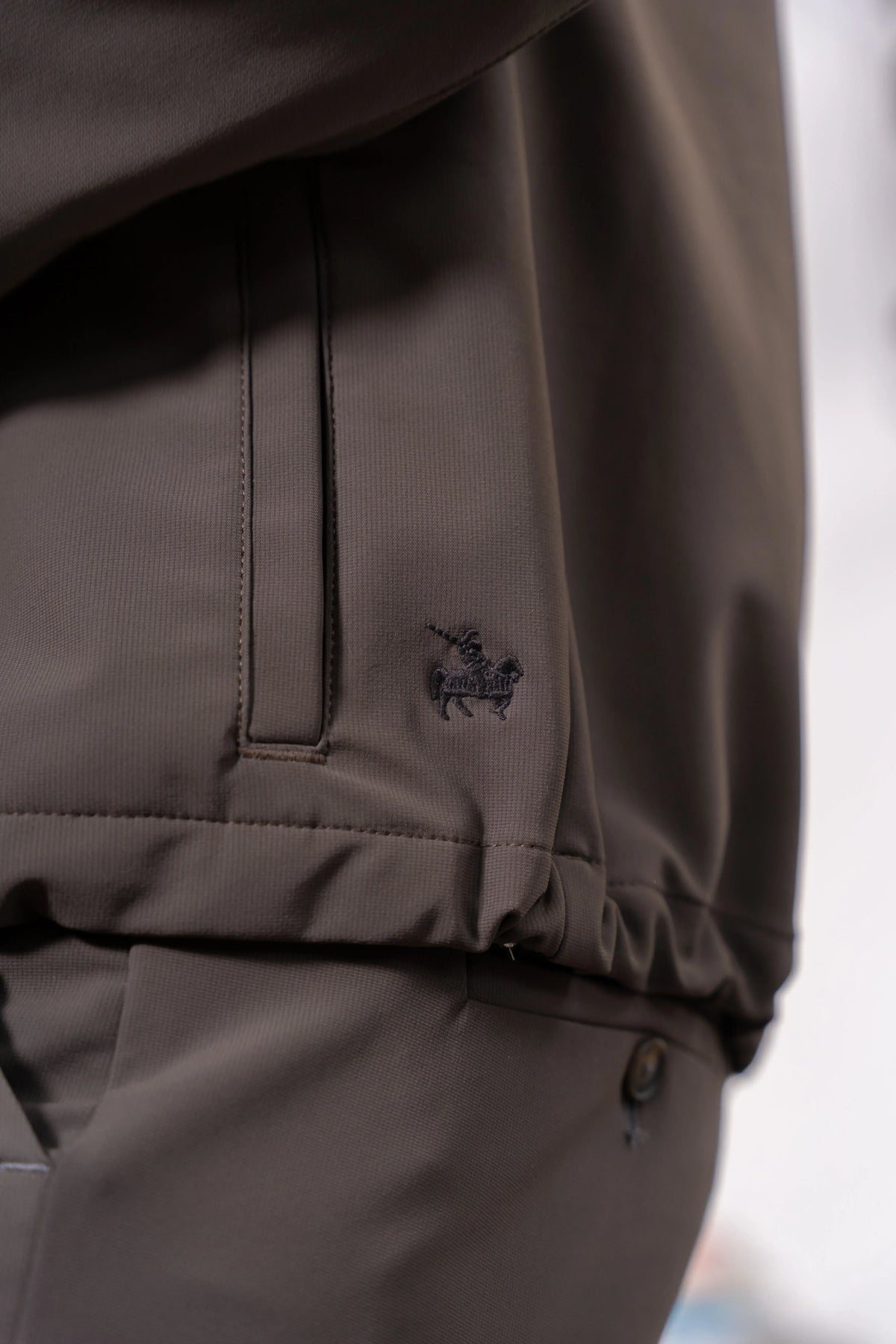 Sueter Clean Fit Hombre Gris Oscuro