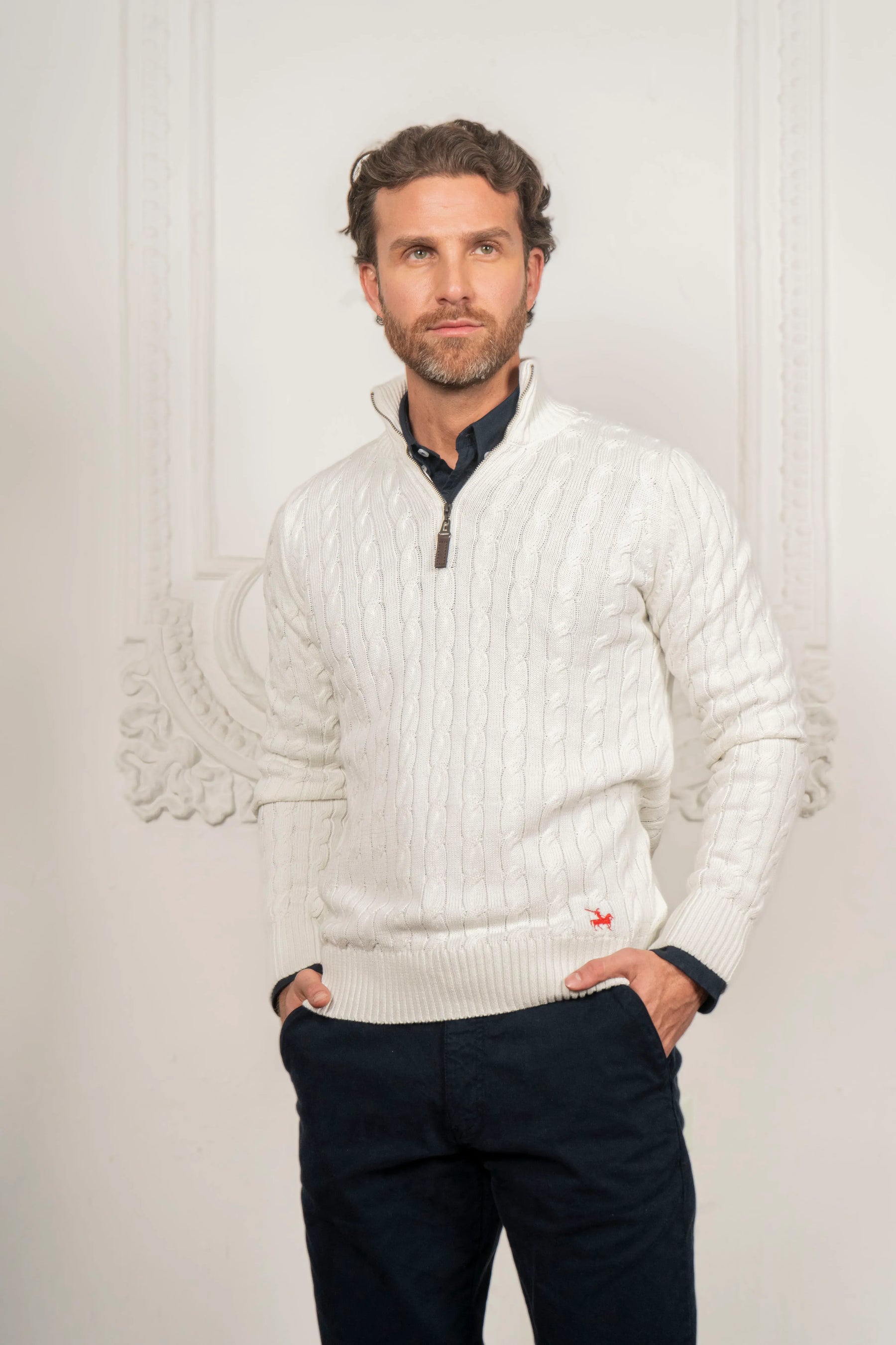 Icónico suéter para hombre halfzip hueso Armatura. 100% algodón.