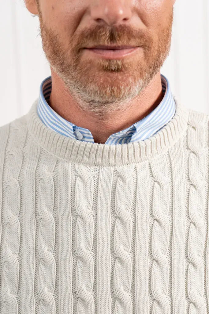 Sueter trenzado cuello redondo Hombre Hueso