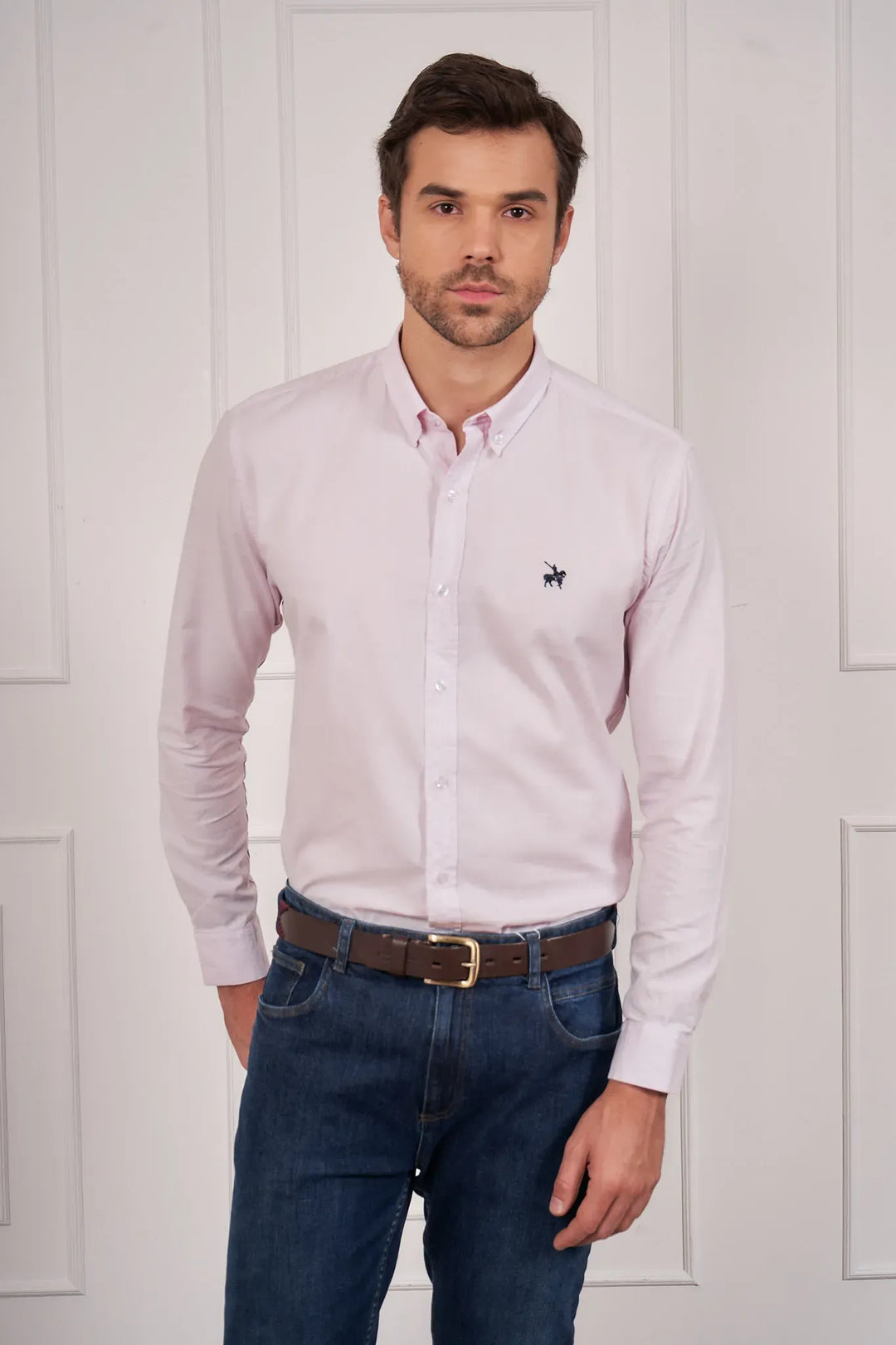 Camisa para hombre tipo oxford color rosado 100% algodón.