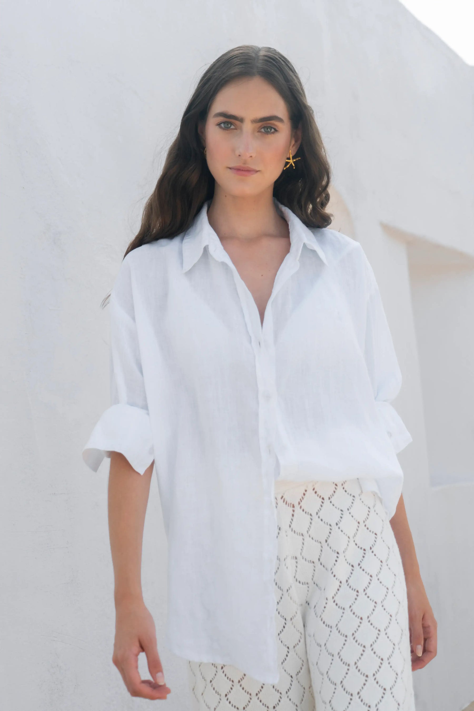 Camisa blanca para mujer 100% lino. Indispensable para climas cálidos.