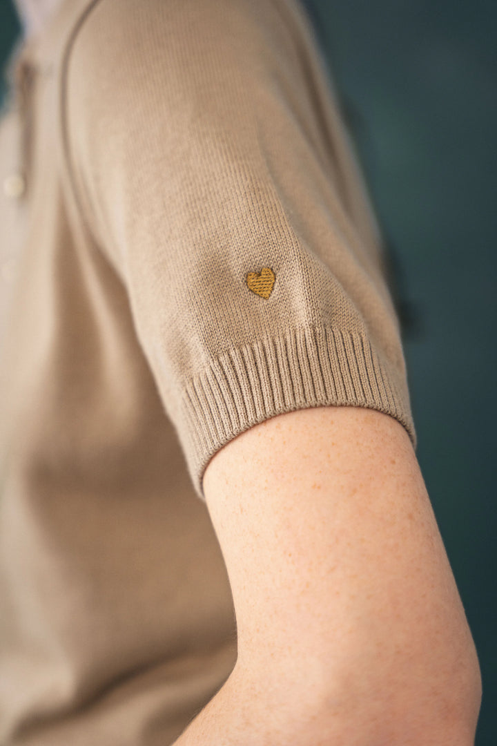 Polo Clavel Mujer Camel