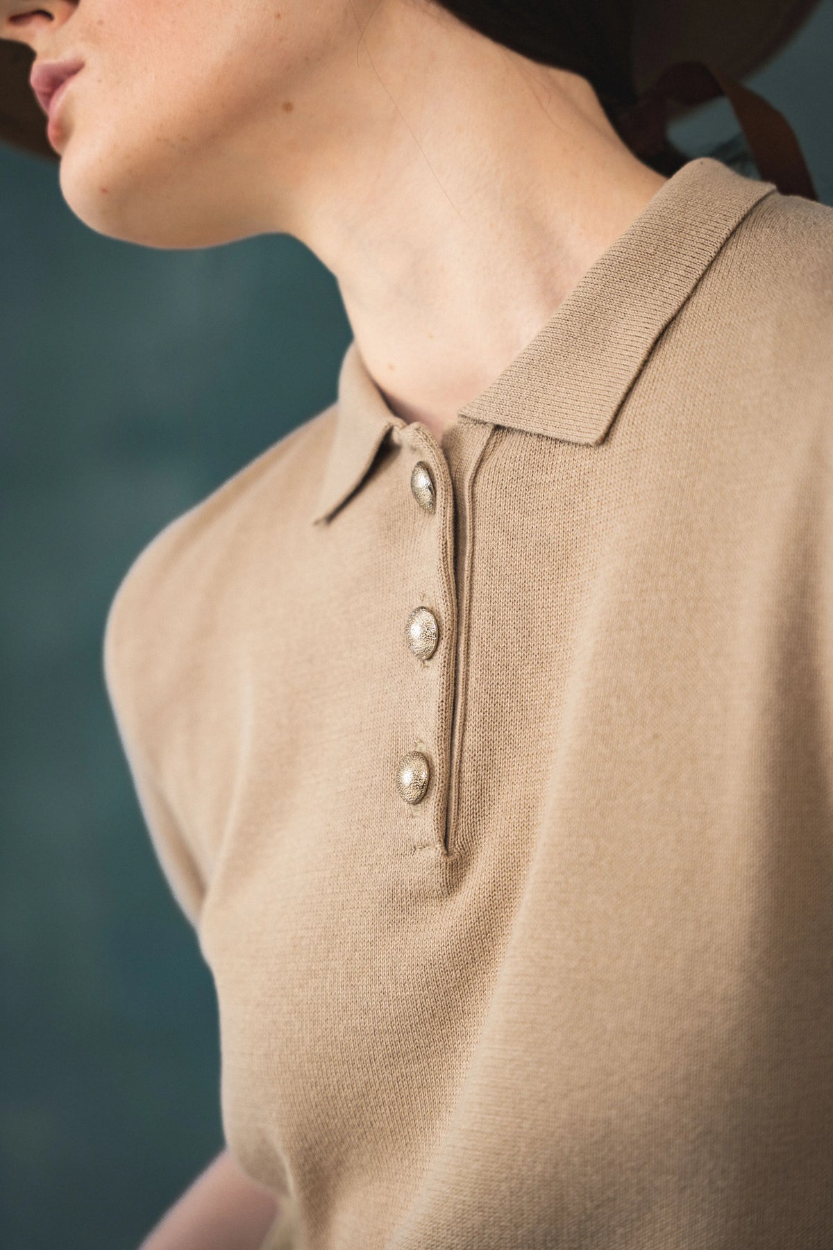 Polo Clavel Mujer Camel