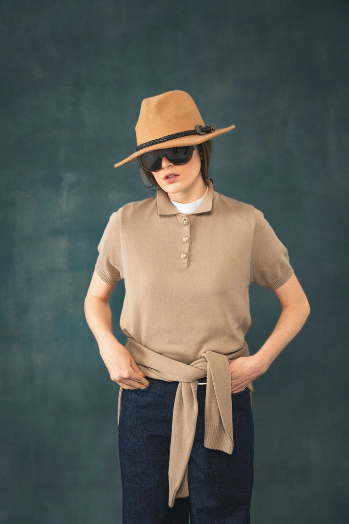 Polo Clavel Mujer Camel