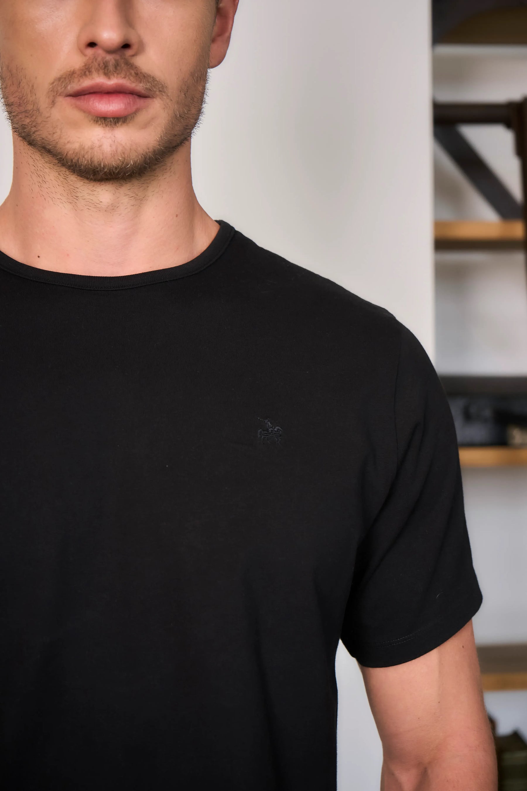 Camiseta Hombre Modern Professional Negro