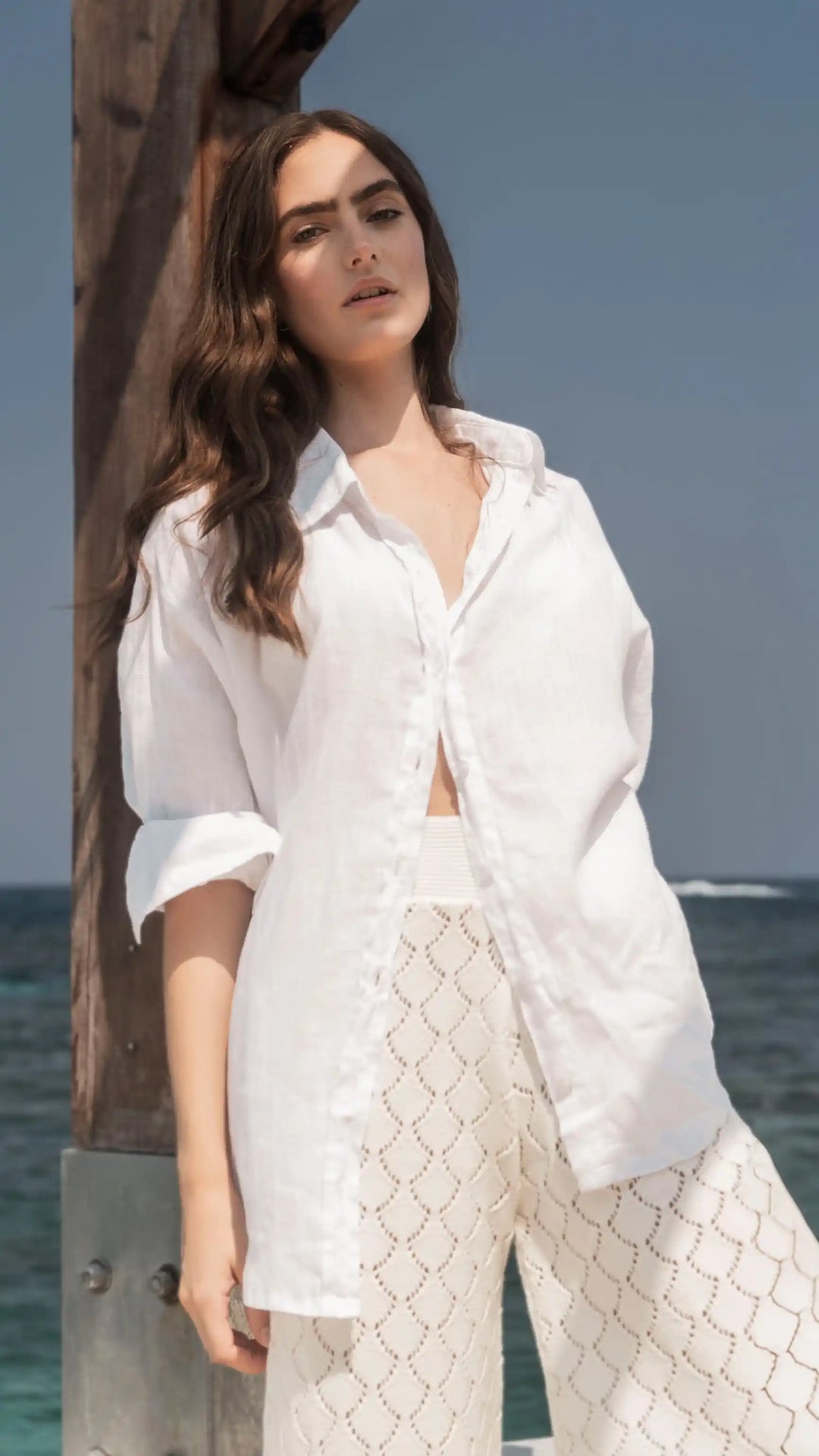 Outfit camisa lino mujer blanca & pantalón summer set Armatura. Pack compuesto por ambos productos