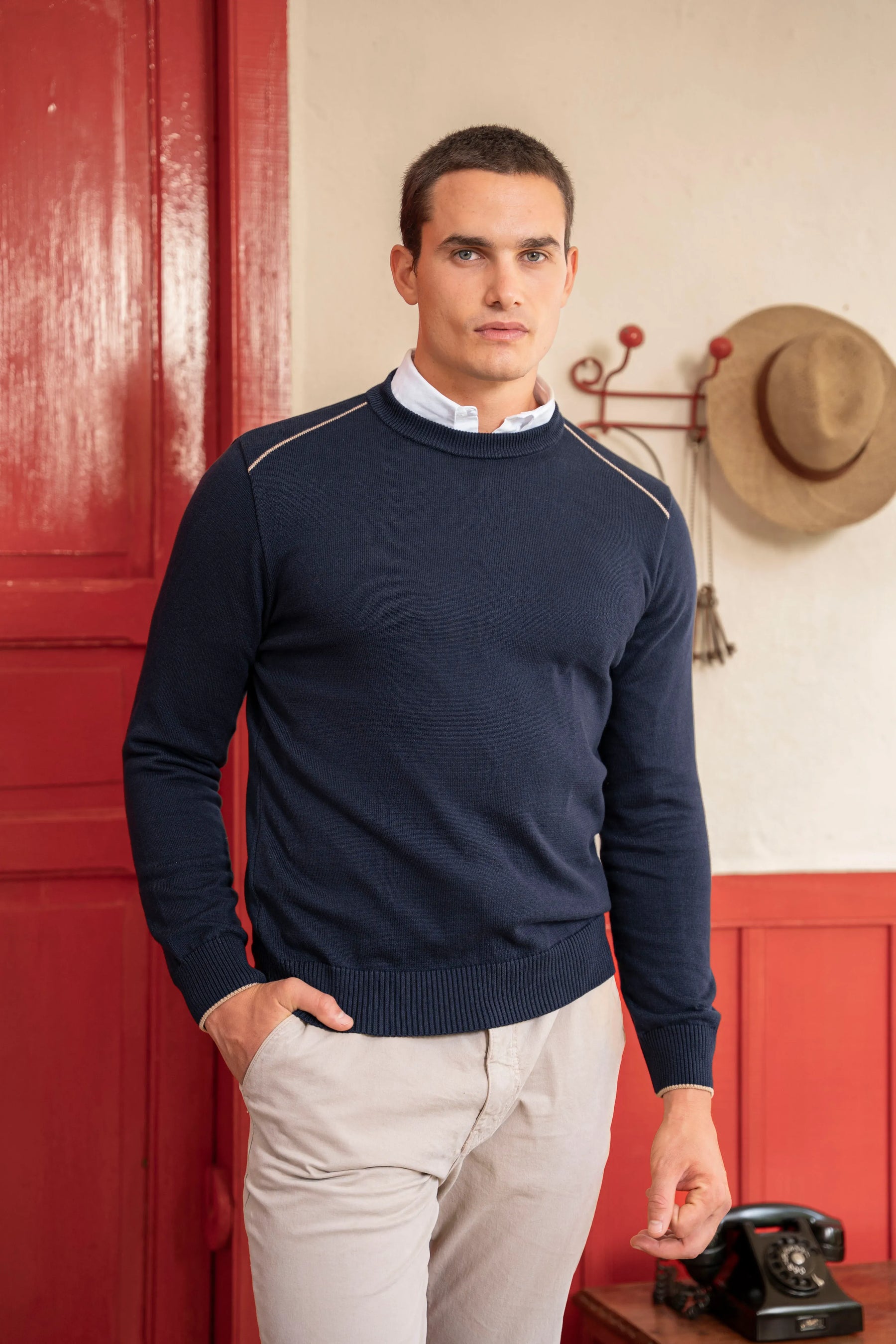 Cuello redondo Insignia Armatura Hombre Azul Oscuro