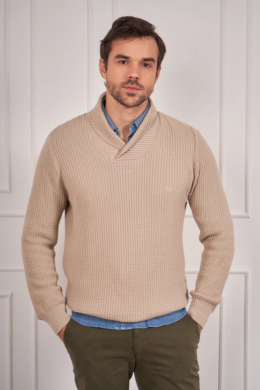 Saco para hombre Shawl Collar Armatura color camel.