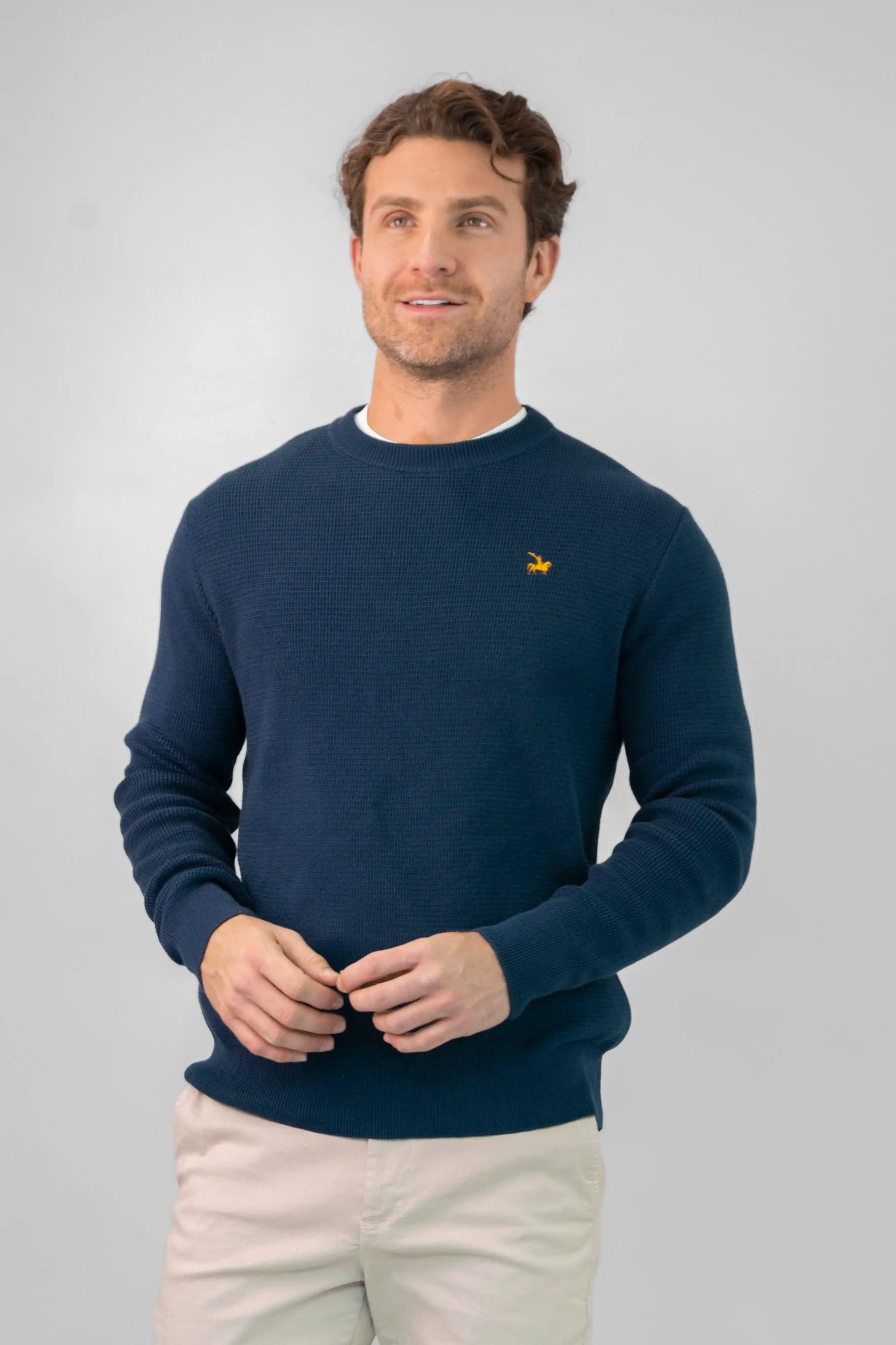 Saco para hombre cuello redondo azul. Inspirado en el icónico Halfzip Textured.