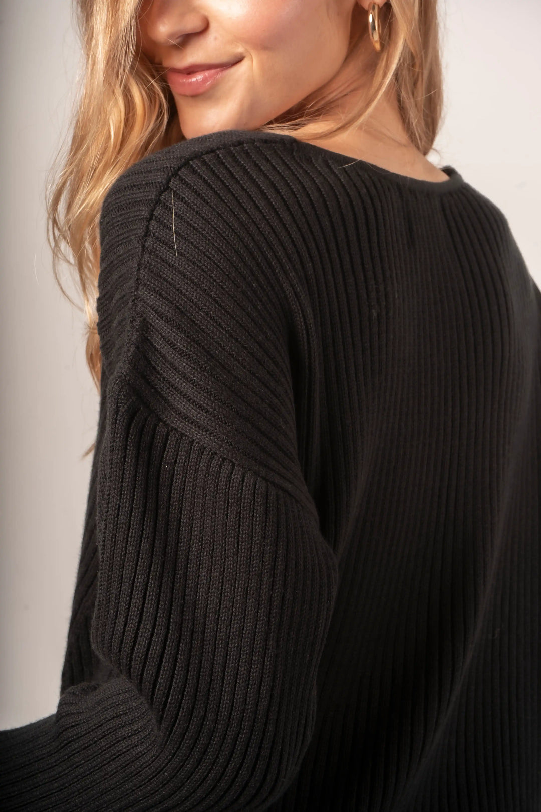 Suéter Cavalieri Mujer Negro Armatura – Armatura CO