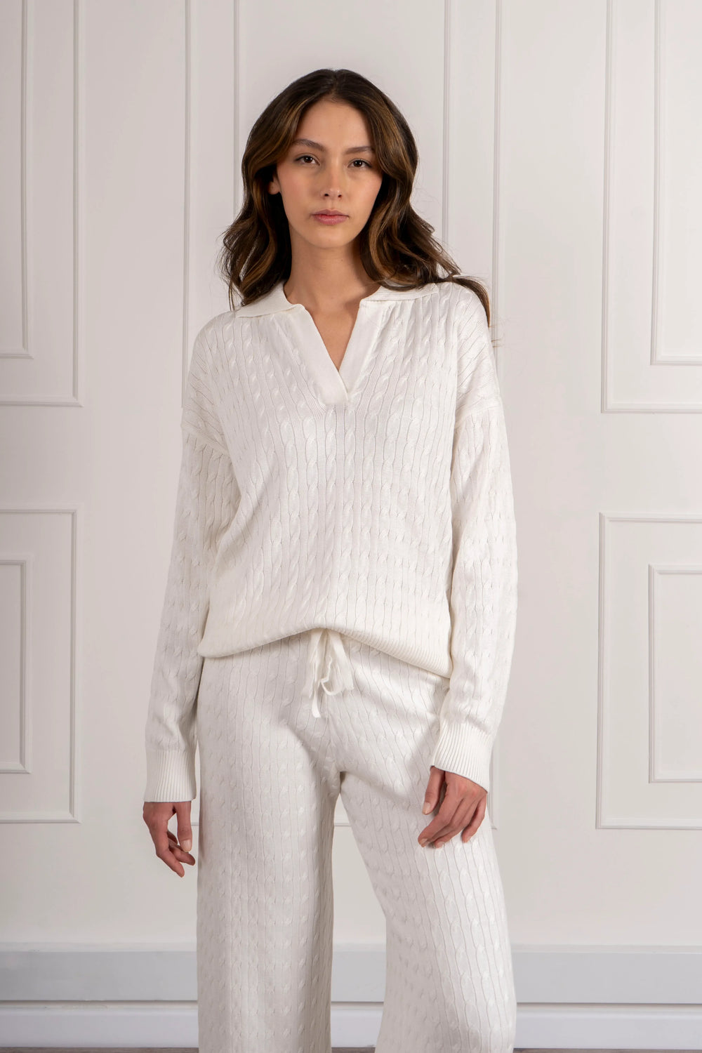 Saco para mujer trenzado color hueso. Fusión perfecta entre elegancia y comodidad.