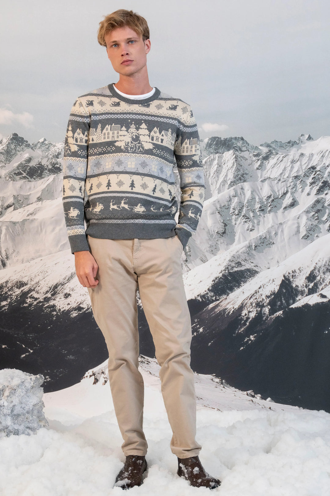 Not So Ugly Sweater Hombre Gris