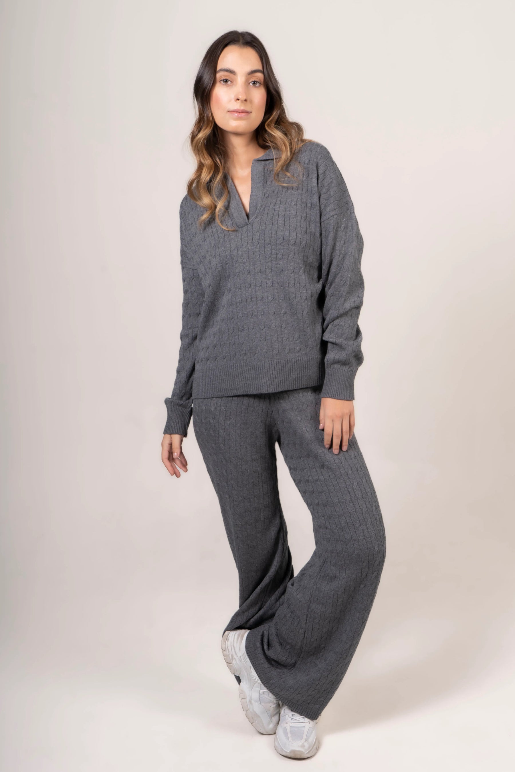 Suéter Trenzado en V Premium Mujer Gris