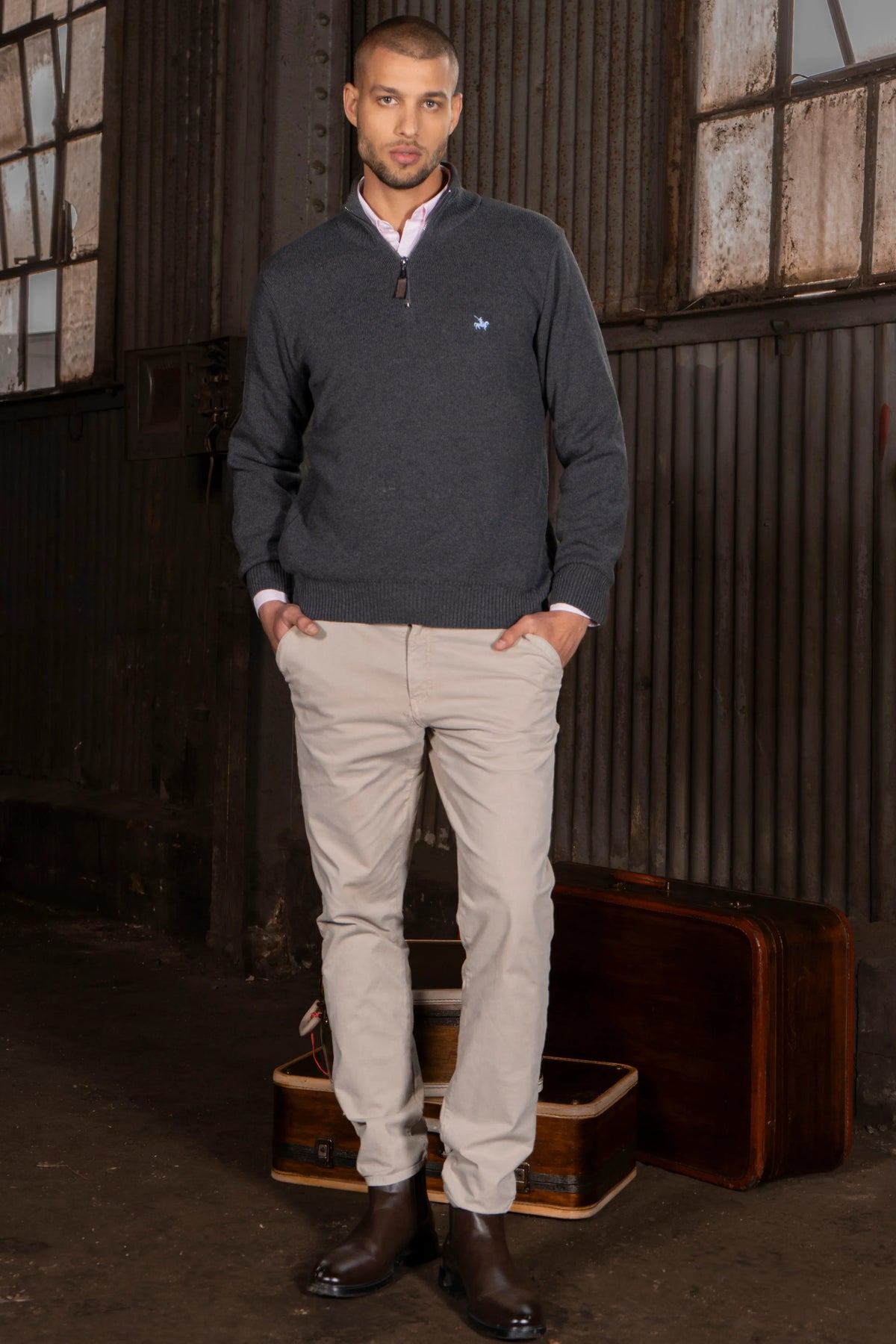 Suéter Halfzip Minimal Hombre Gris Oscuro