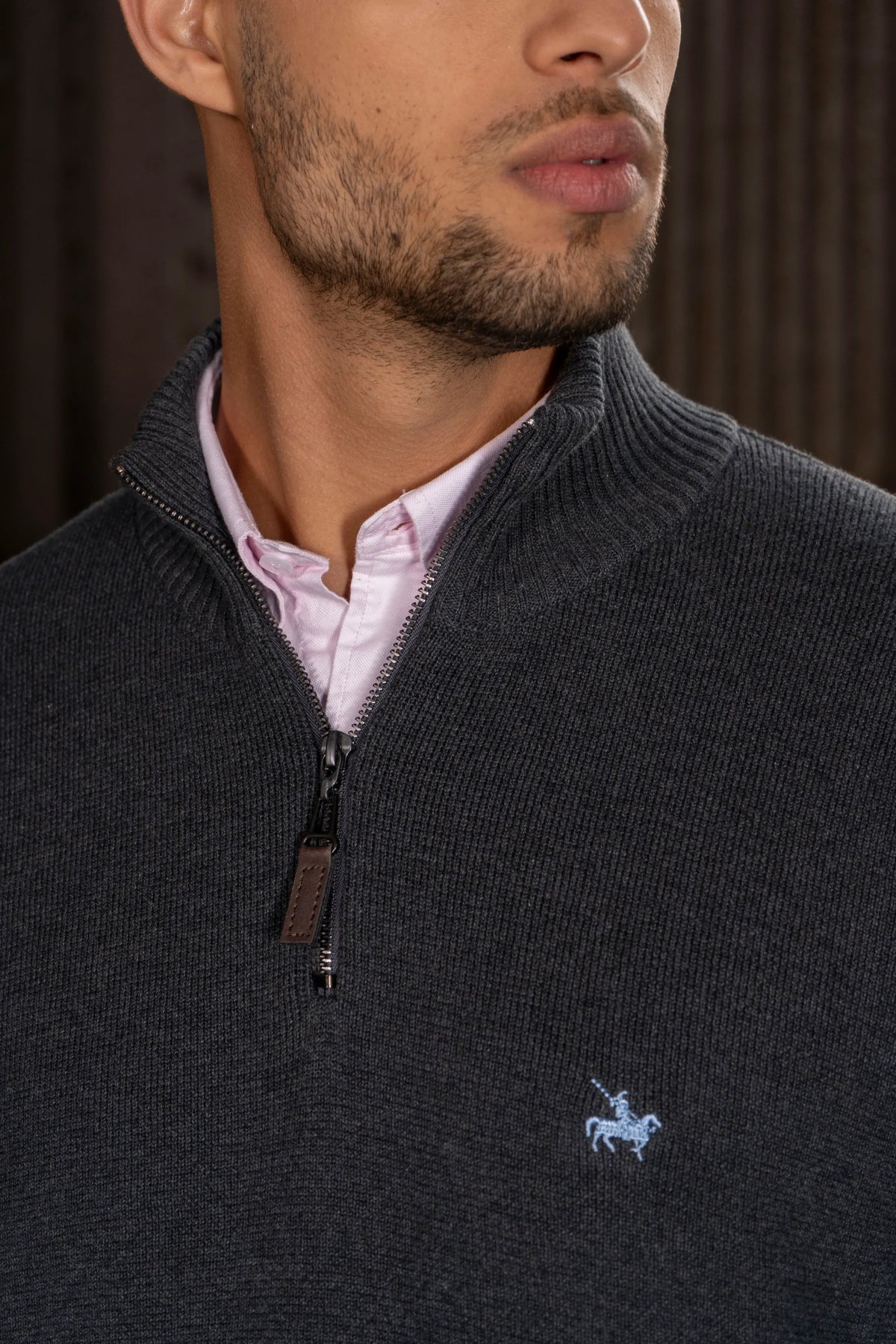 Suéter Halfzip Minimal Hombre Gris Oscuro