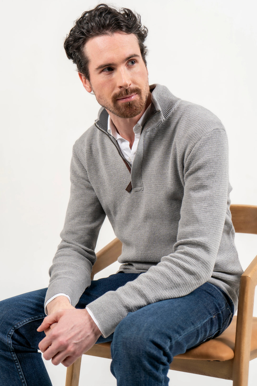Essentials - Suéter de algodón con tejido trenzado y cuello redondo  para hombre