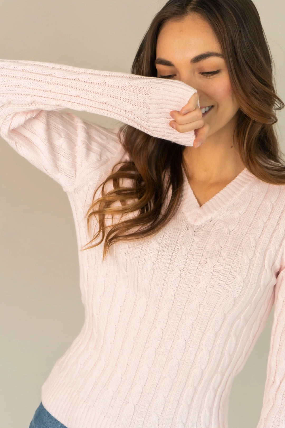 Suéter trenzado en V Mujer Rosado